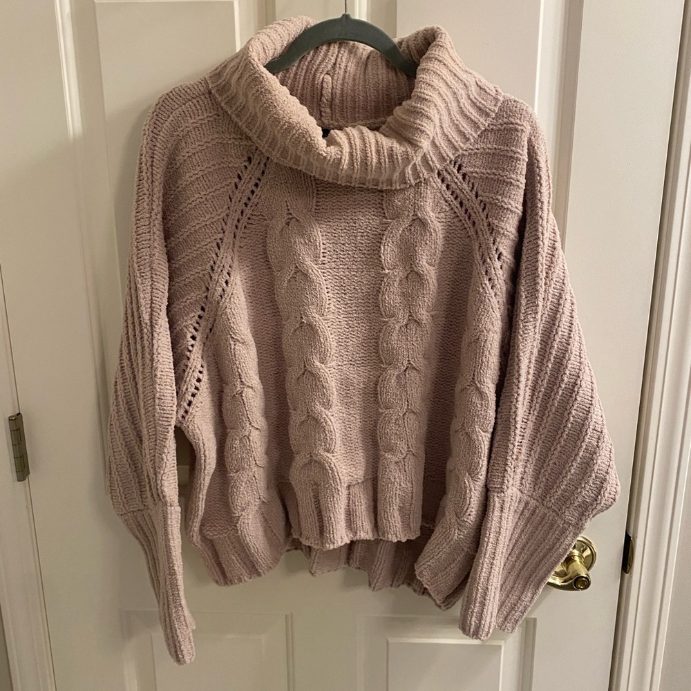 Tan turtleneck sweater, M